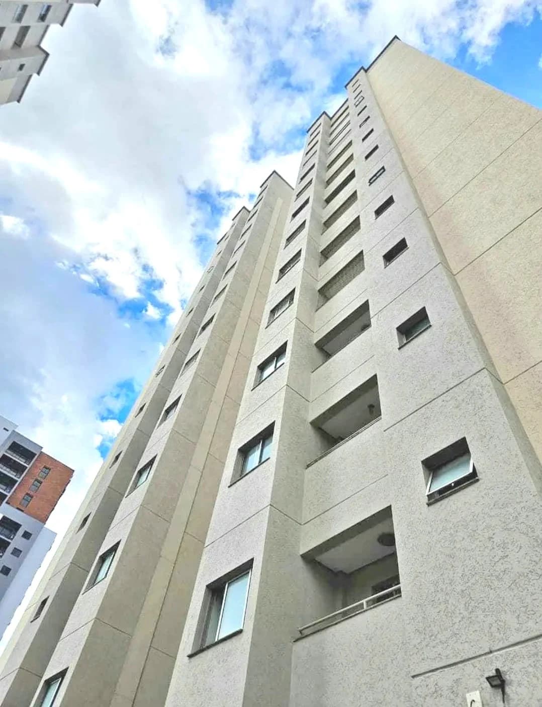 Apartamento Central com 02 quartos, elevador e porteiro — foto 1 de 12