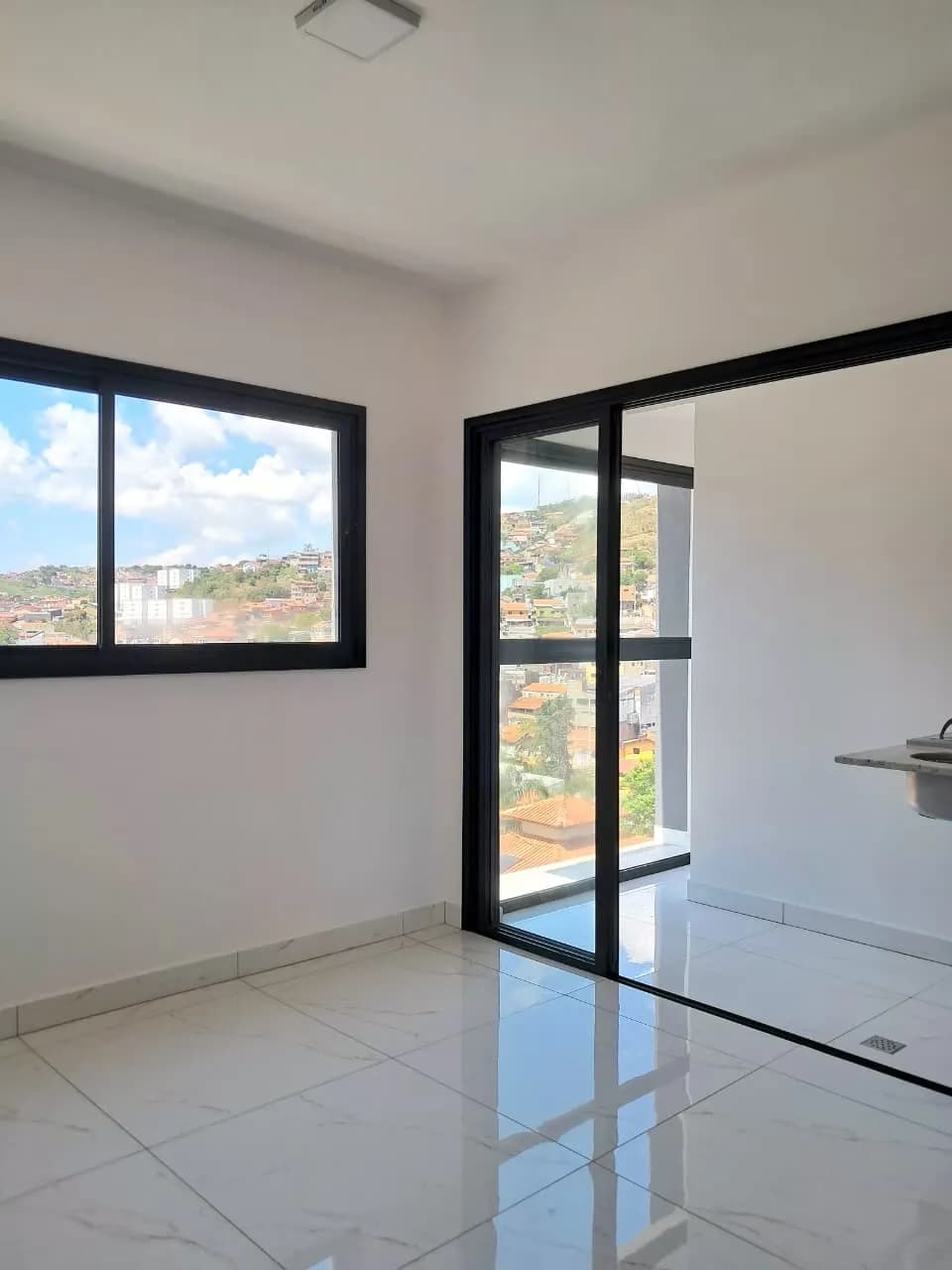 Apartamento novo à venda com 2 quartos , elevador e área gourmet no Jardim Primavera
