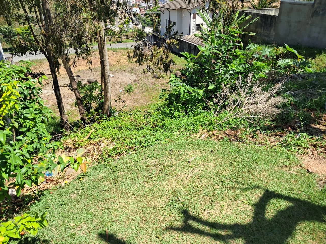 Terreno à venda em bairro residencial tranquilo e valorizado com 360m² — foto 1 de 4